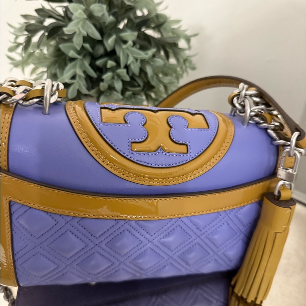 Tory Burch SMALL FLEMING CONVERTIBLE SHOULDER BAG - Picture 5 of 10